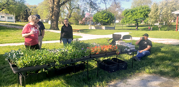 Farmers Market plants 5012021