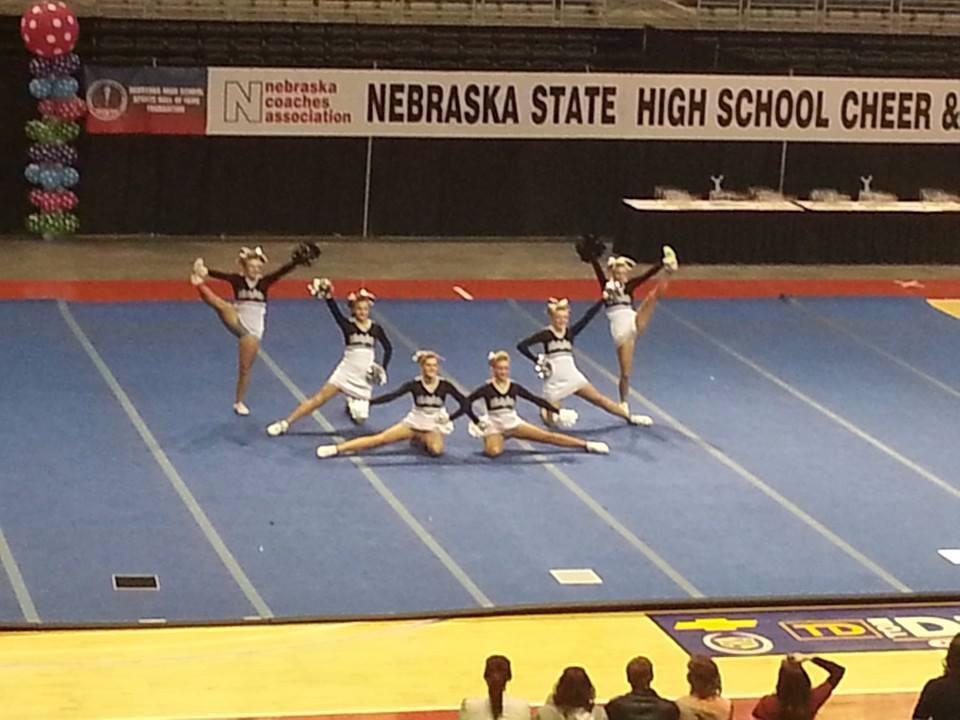 EM Cheerleaders 1