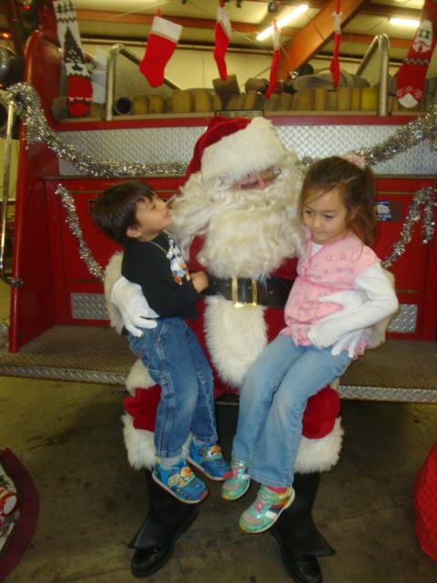 Santa 7_emma_zack
